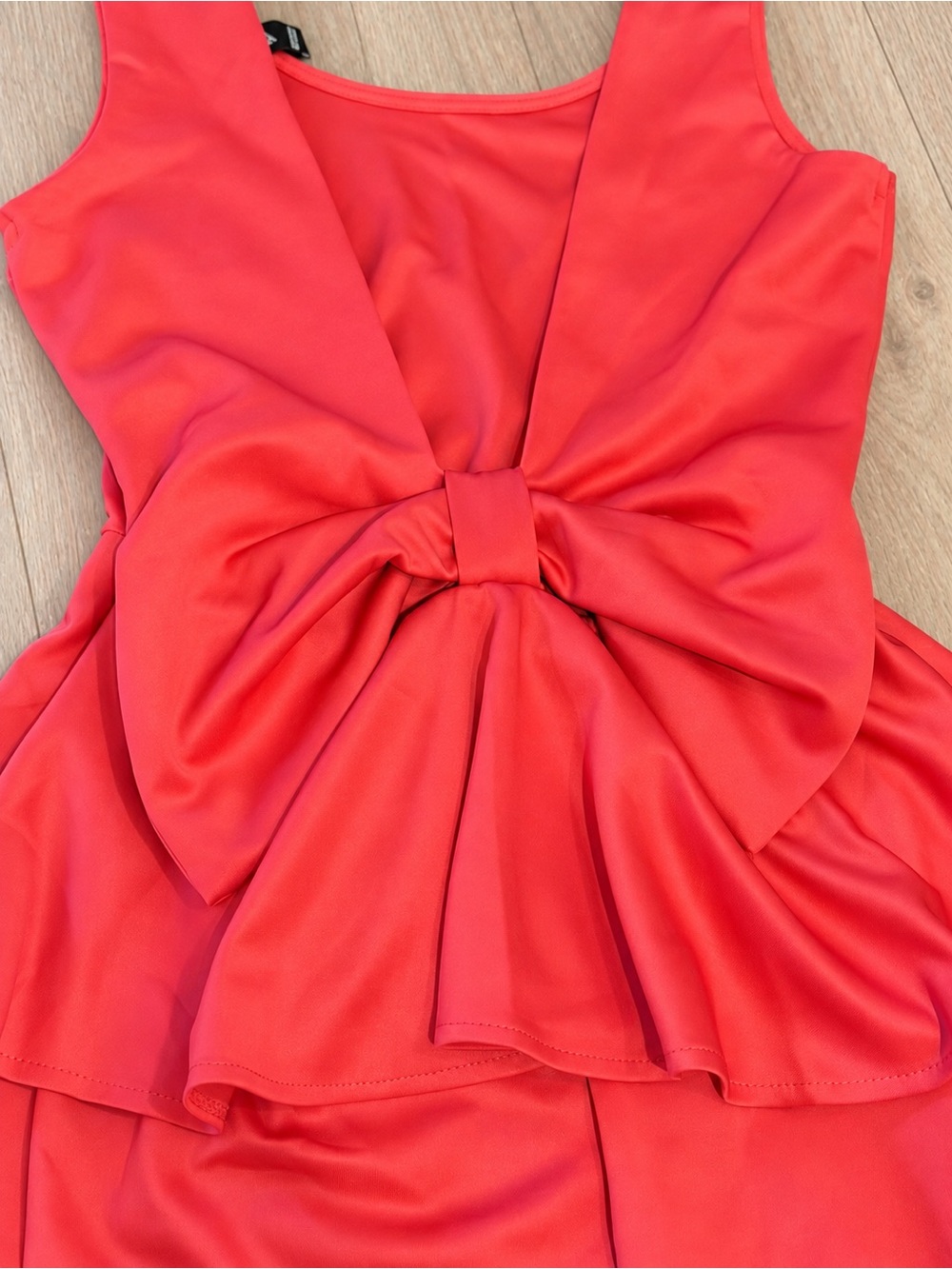 Windsor NWT Bright Coral Bow Peplum Bodycon Mini Dress Size Small - Picture 4 of 7